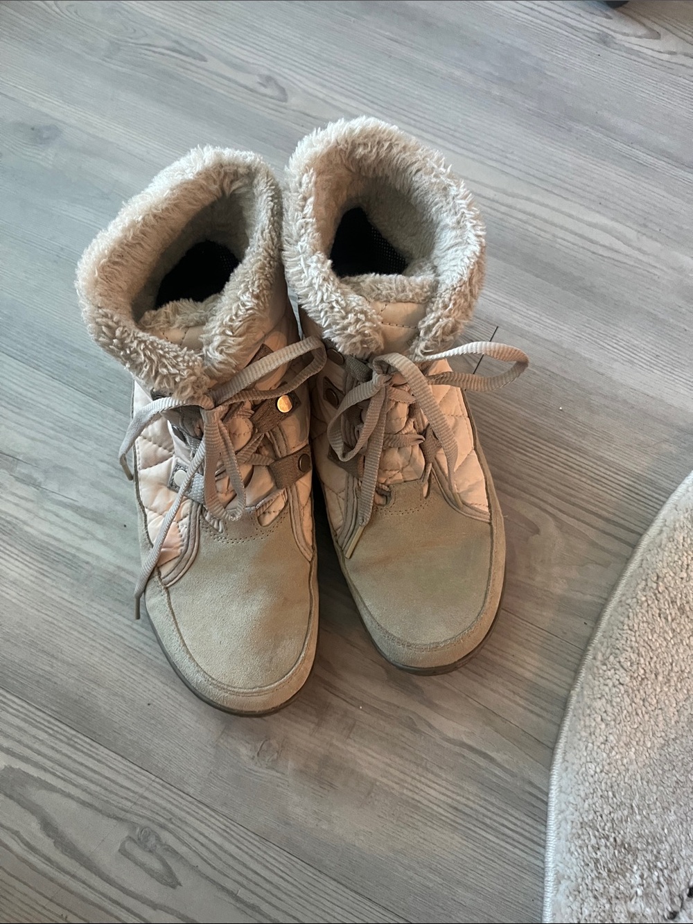 Columbia Women's Tan Quilted Faux-Fur Lace-Up Winter Boots